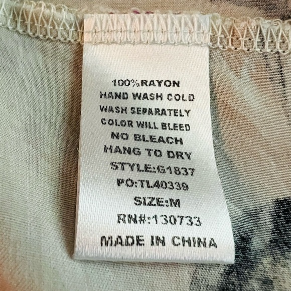 UMGEE WOMEN’S CUTE AND COLORFUL, FLOWY FLORAL OPEN KIMONO SIZE MEDIUM - Picture 9 of 9